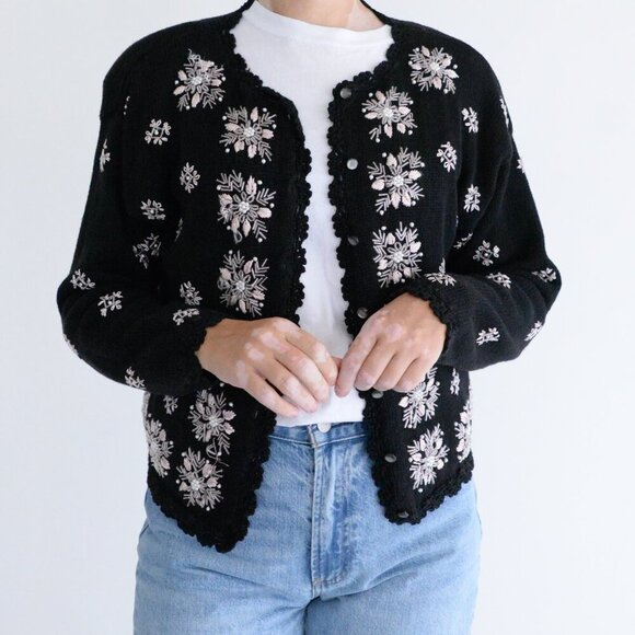 Vintage Maggie Lawrence Black Pink Embroidered Floral Button Cardigan Sweater M - Picture 2 of 12